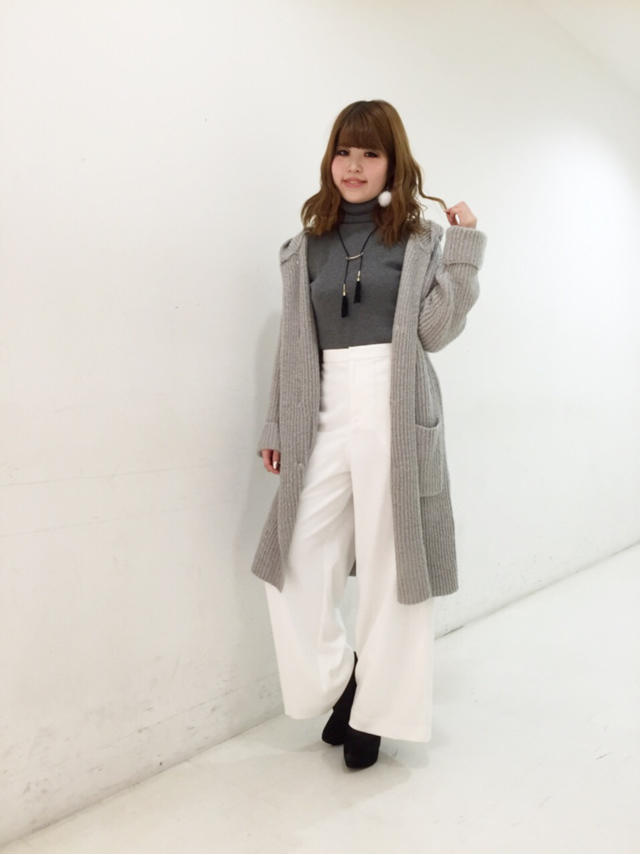 ダッフル風カーデ×しなやかワイドパンツ