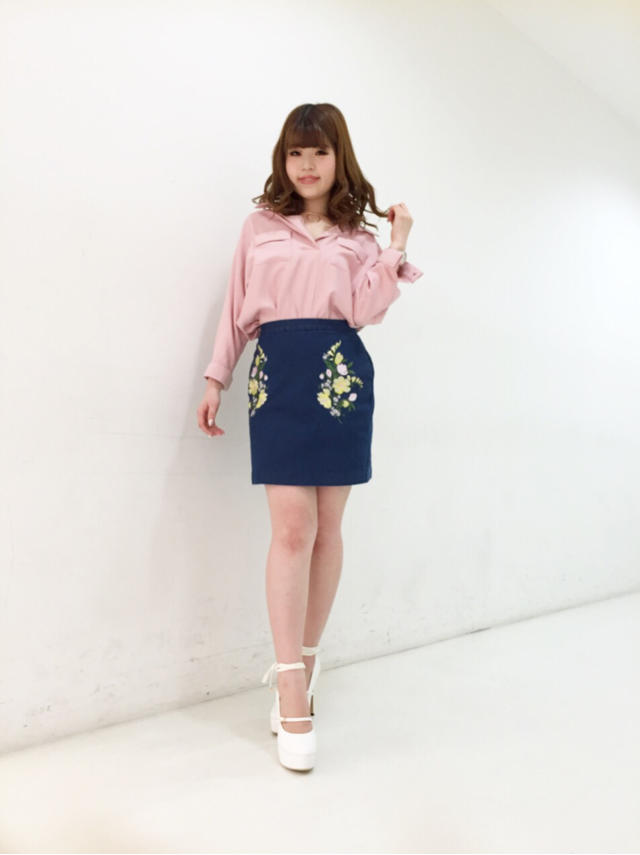 トレンド♡オトナっぽ刺繍コーデ