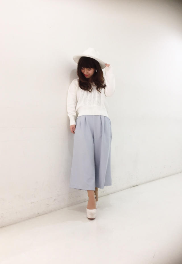 ニット×ワイドパンツ