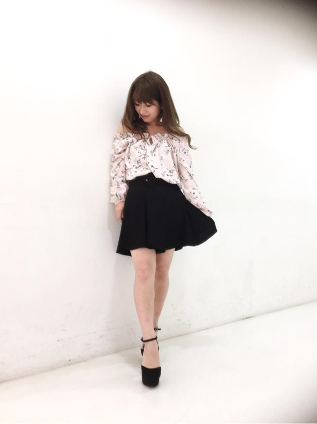 新作花柄オフショル♡