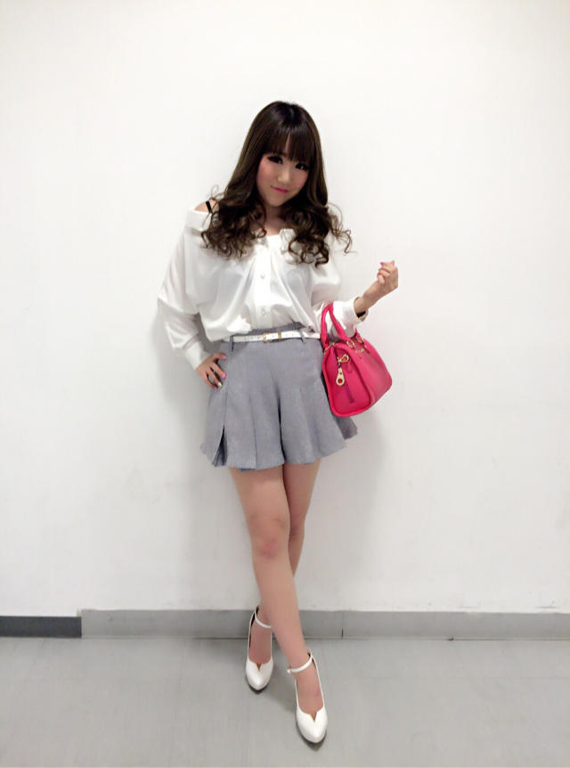 新作♡オフショルシャツ