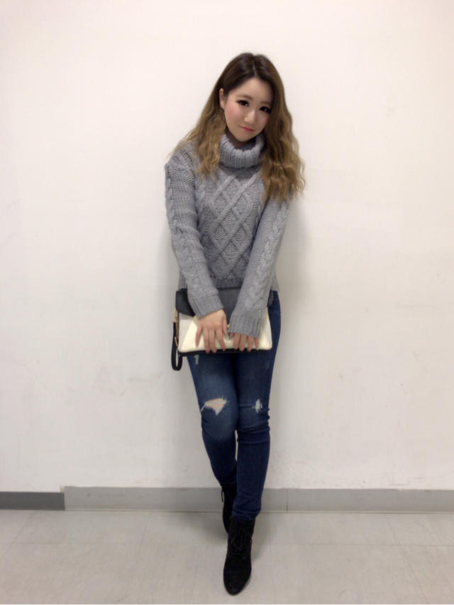 ボトム合わせに困らない‼︎ケーブルオフタートルknit♡ はるにゃん
