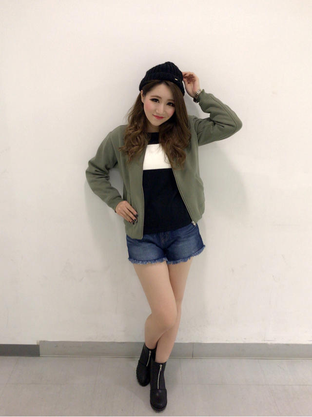 new‼︎秋冬便利item♡BACKロゴカットブルゾン×denimショーパン♡ はるにゃん