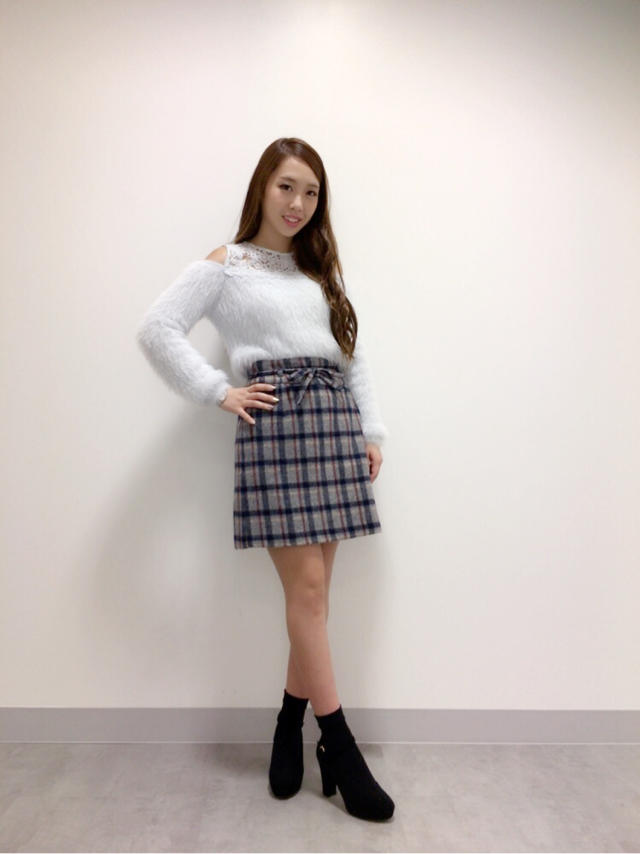 セシル一押し♡肩あきケミカルレースニット♡Risa