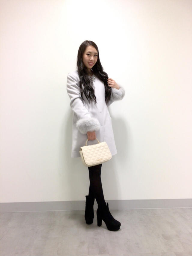 毎年人気のノーカラーコート♡ Risa
