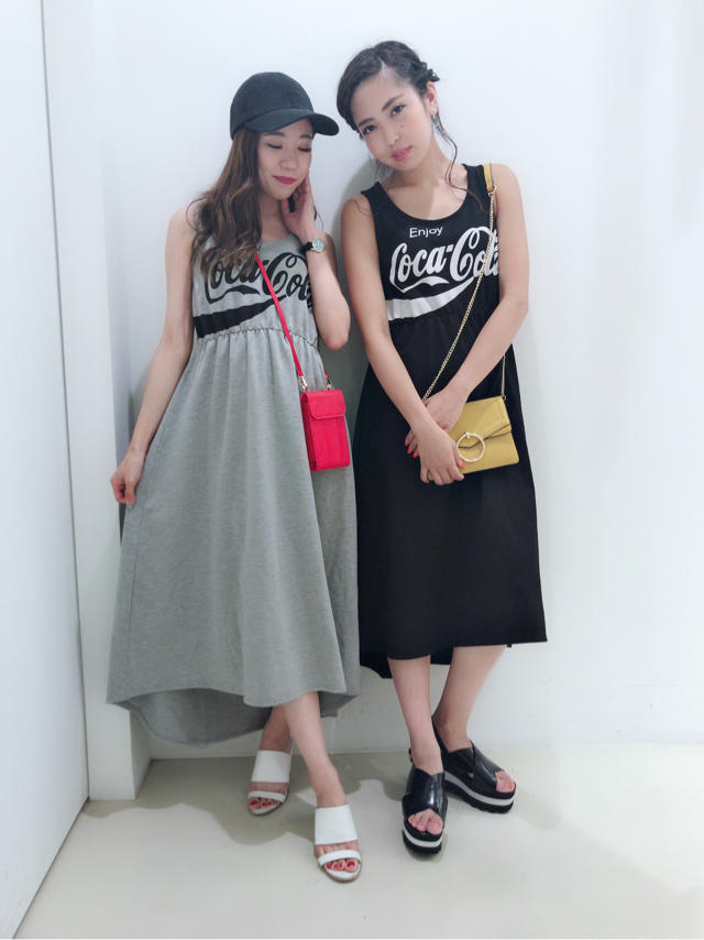 「コカ・コーラ」コラボマキシワンピースで双子コーデ♡chisato