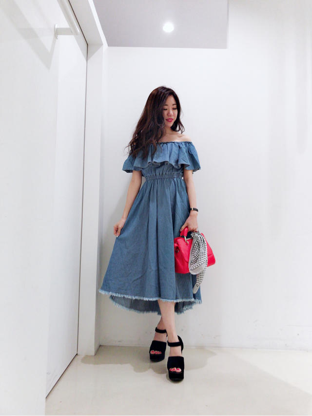 viviコラボ♡デニムオフショルワンピース♡店頭コーデ♡chisato