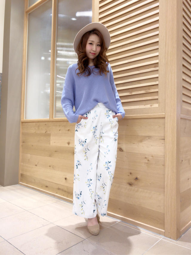 お花見やピクニックなどのアウトドアにも☆花柄＋カラーニットで春コーデ♡nao