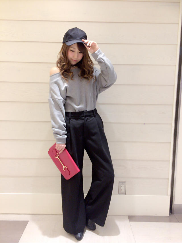 ラインパンツでスポーティー♡寒さ対策もばっちりコーデ♡nao