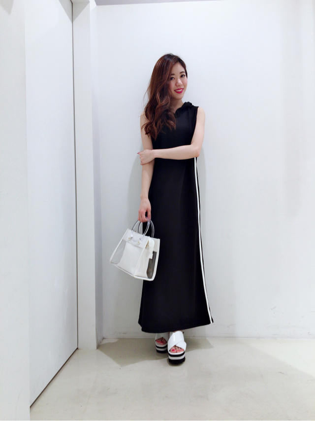 カジュアルワンピース♡サイドラインがお洒落♡chisato