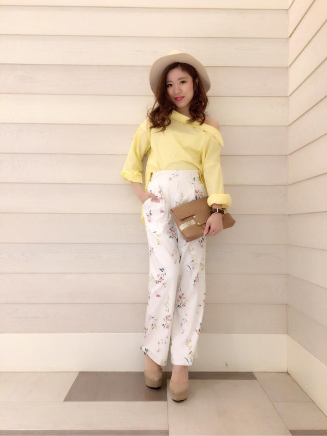 着回し抜群♡オフショルシャツ♡chisato