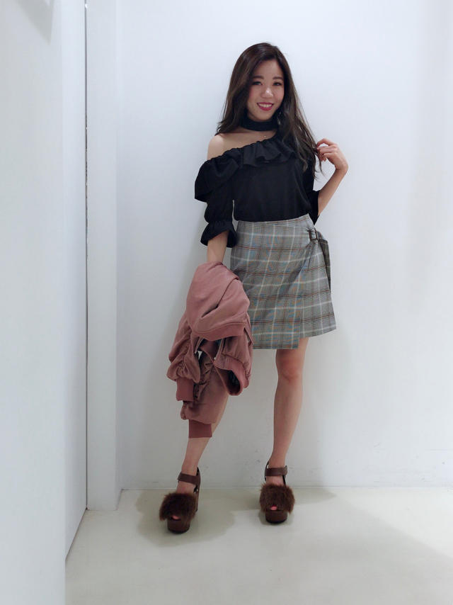 秋もワンショルダーが可愛い♡chisato