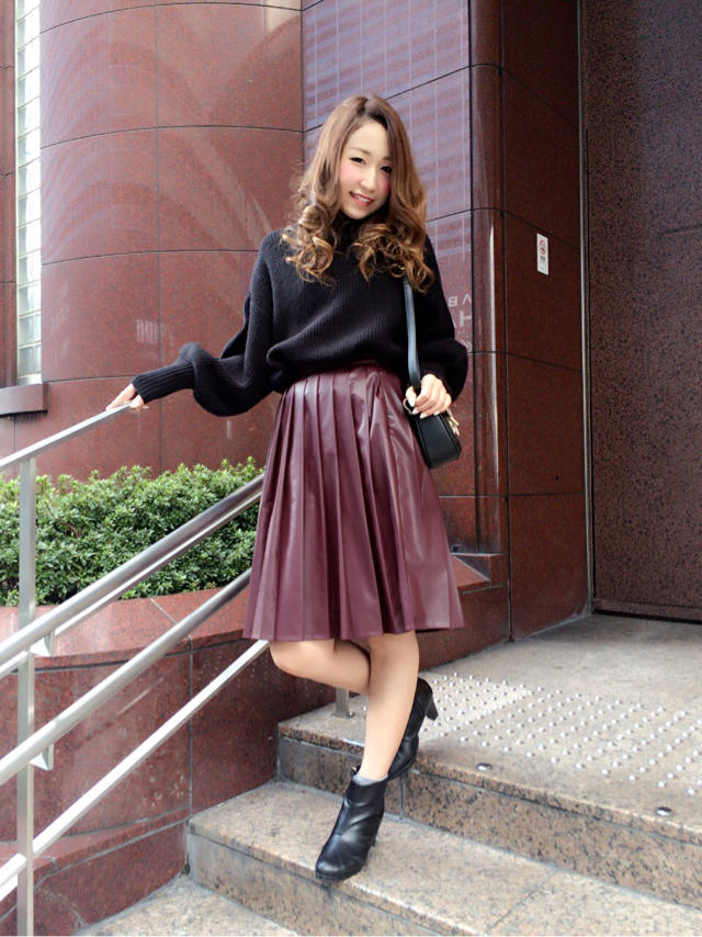 レザーアイテムで可愛すぎずおしゃれに♡nao