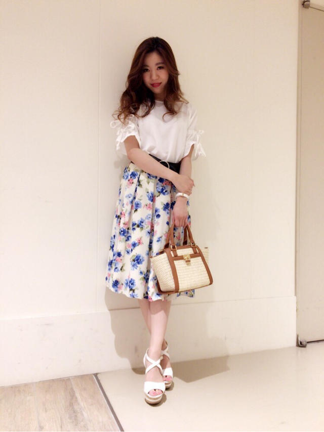 花柄スカートで大人女子コーデ♡chisato