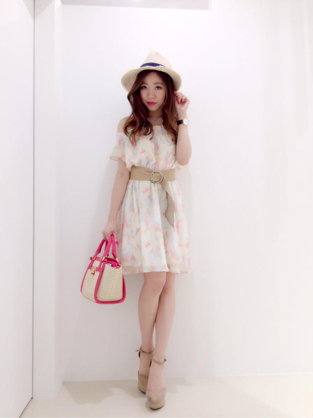 ぼかし花柄ワンピースで春のデート服♡chisato