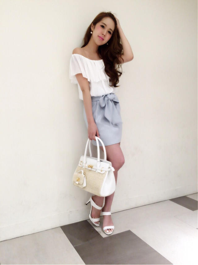 オフショルワンピースで、女性らしい大人っぽStyle♡♡