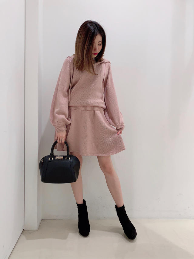 フレアスカートのニットアップが可愛い♡chisato