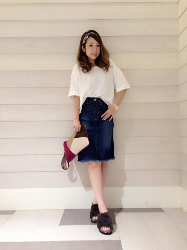 たまにはシンプルコーデも◎♡着やすさ満点のTシャツをご紹介！！なおNewネイル