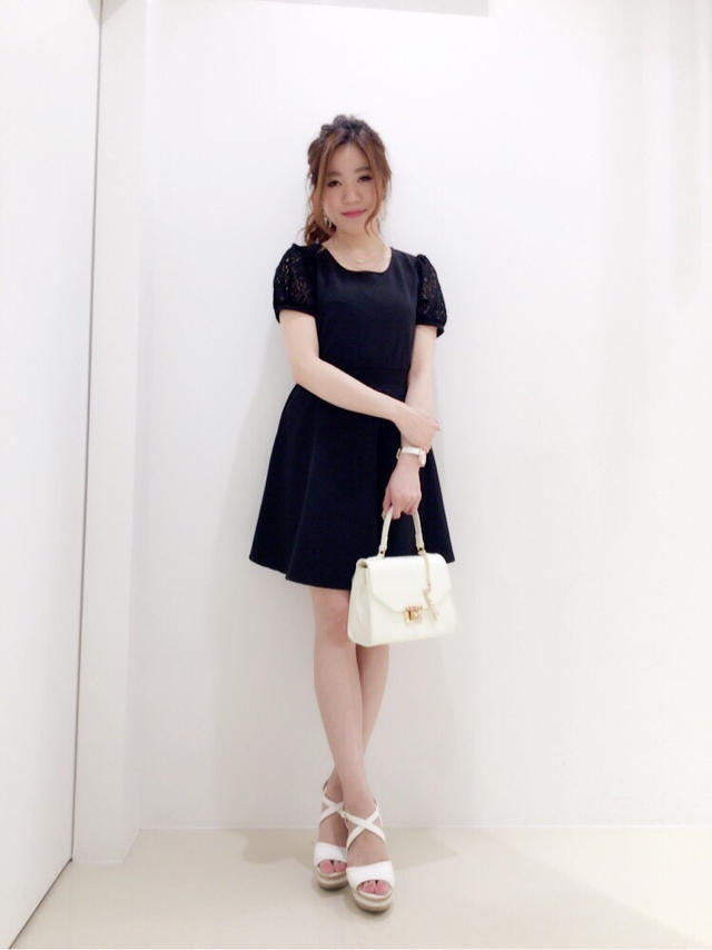ブラックレースワンピで大人可愛い♡chisato