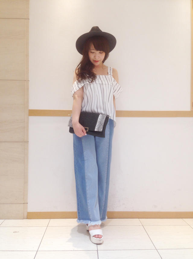 二の腕も隠せて嬉しい♪トレンド肩あきトップス♡marina