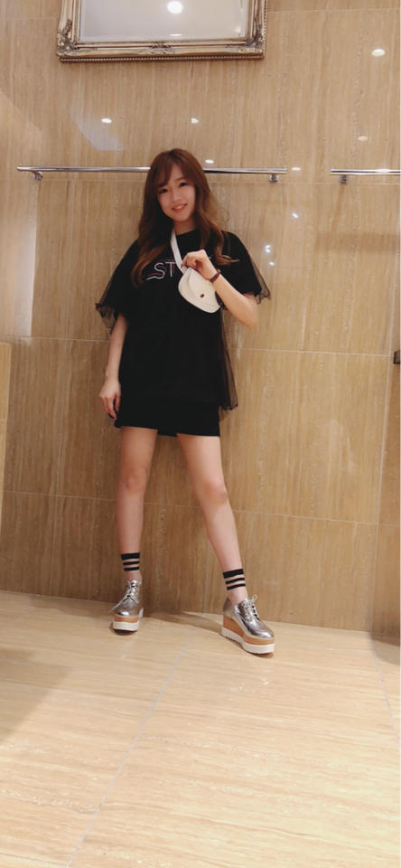 ＼SALE開催中／ロゴレースTシャツ♡misaki