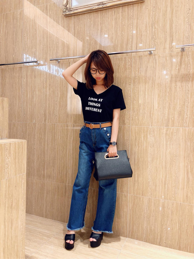 VネックロゴT ❤︎ RINA