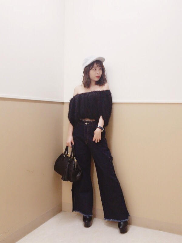 モコモコオフショルTOPS ♡ Karin