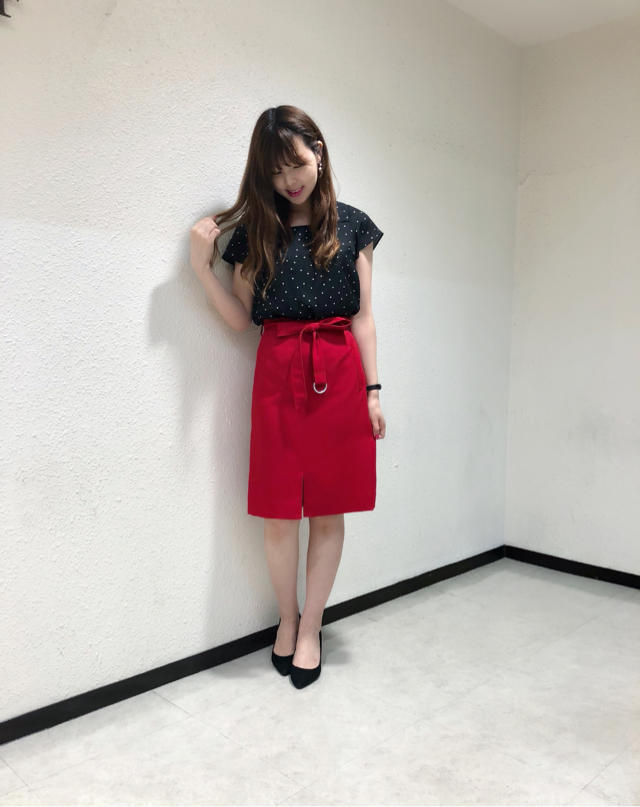 胸元開くデザインが苦手な方へ♡スクエアネックブラウス♪