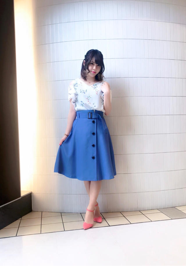 気分に合わせて楽しめる！2way花柄ブラウス♡