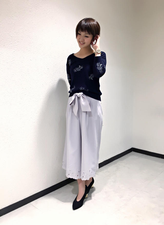 大人気☆刺繍ニット☆