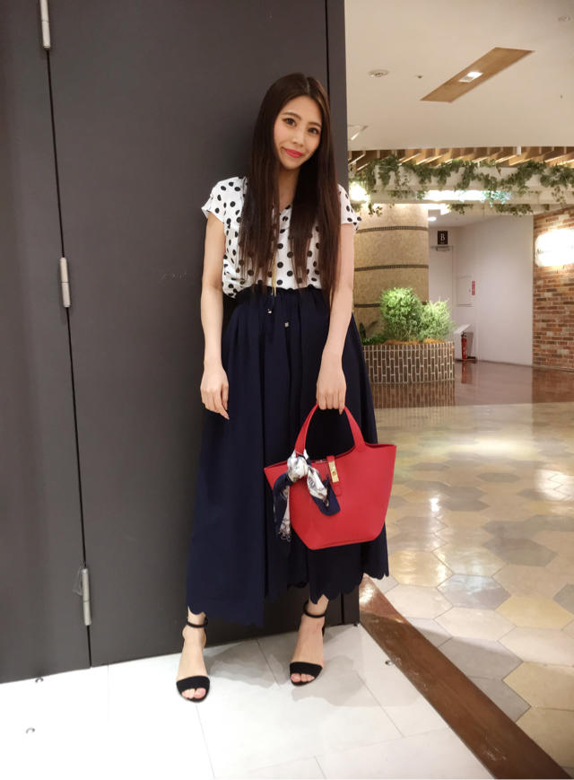 店頭コーデ☆ドットプリントブラウス×スカラカットロングスカート