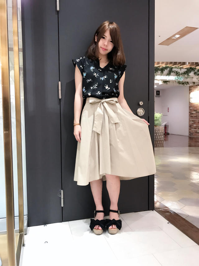 チェーン付花柄ブラウス♡パフェ♡