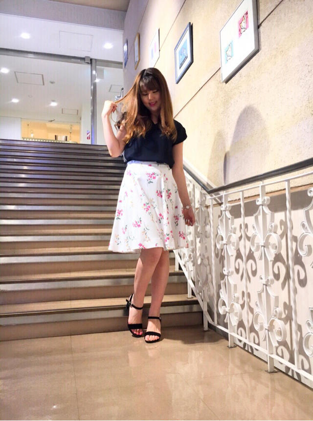 フィット&フレアー♡細見え効果◎花柄スカート♪