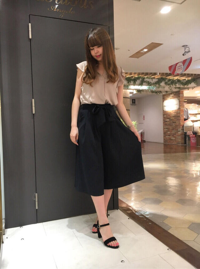 晩夏まで使える♪ラッフルスリーブブラウス♡