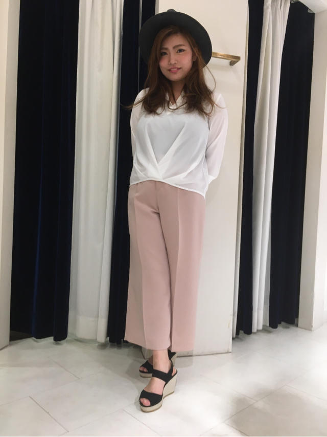 大人ピンクで出来る女♡スタイル