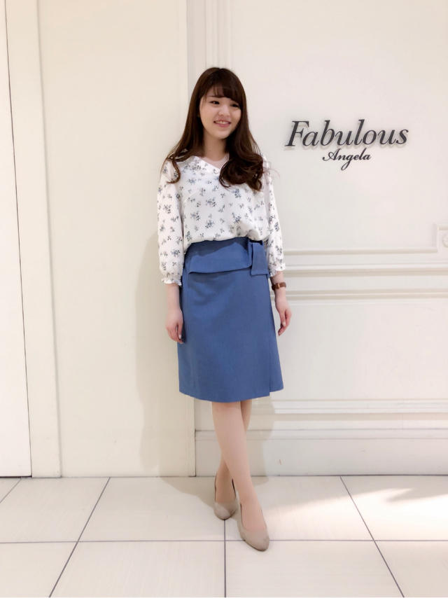 スタッフ購入☆花柄ブラウス×タイトスカート