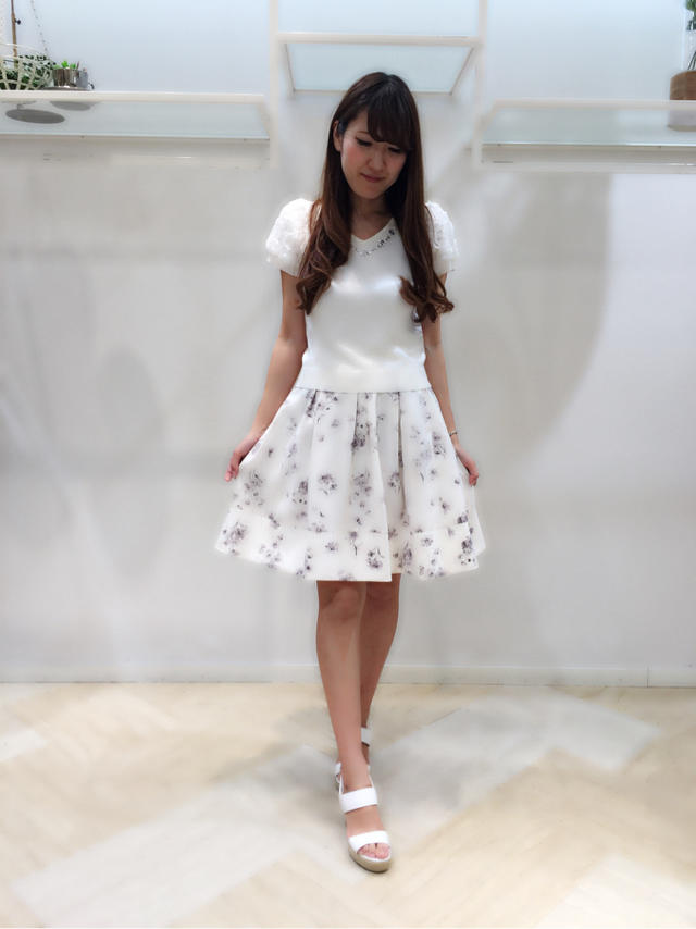形が綺麗！！ぼかしフラワースカート