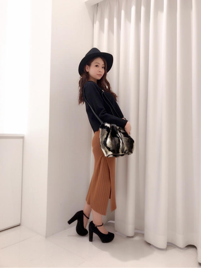 大胆スリットで大人っぽく♡