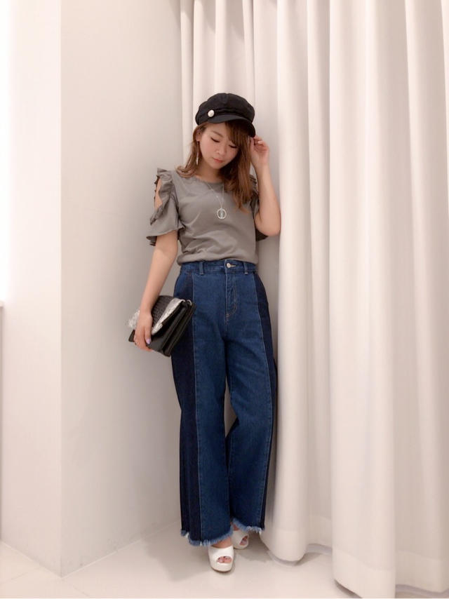 ♡ネックレス付きフリルオープントップス♡
