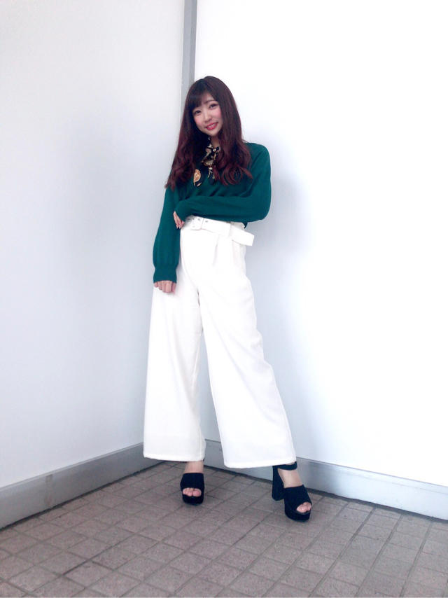 スカーフ付きトップスで大人可愛いコーデ♡ちひろ