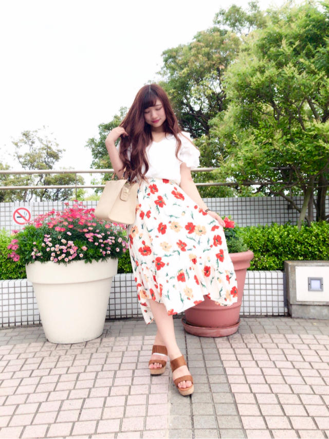 さり気ない肌見せで大人っぽく♡なつみ