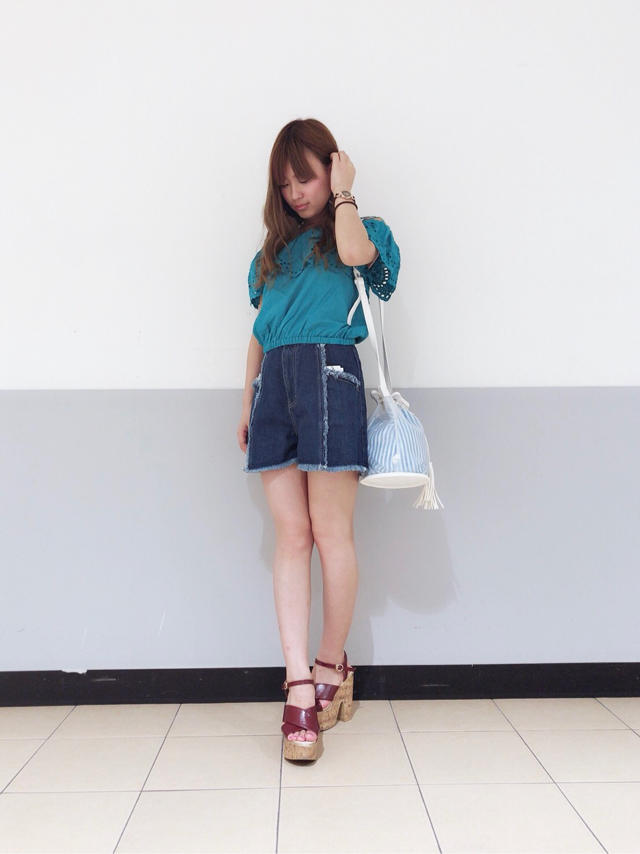 アイレットレース♡オフショルトップス♡ひな