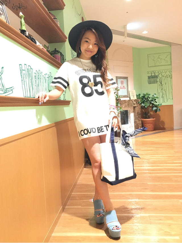 ロゴティーシャツ×ショートパンツ♡みゆう
