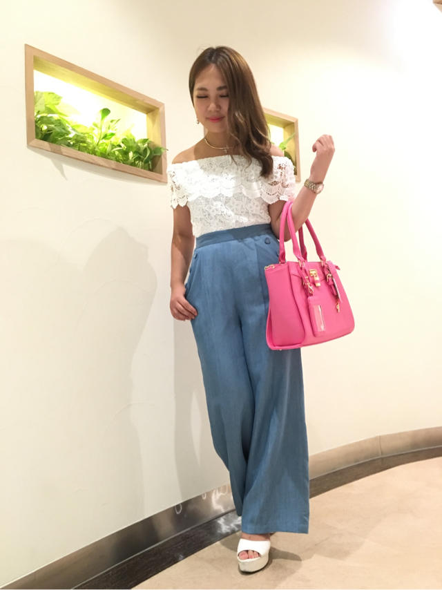 大人気☆レースオフショルトップスまいこ