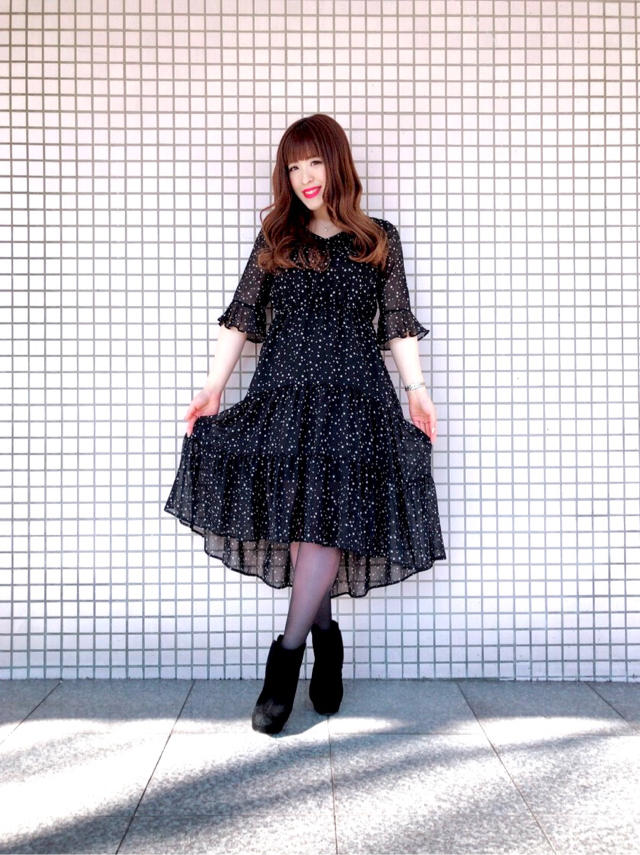 細やかなスター柄が魅力的♡星柄ティアードワンピース♡ゆか