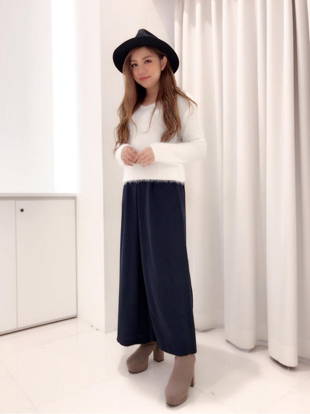 パールが可愛い！フェザーニット☆はるか