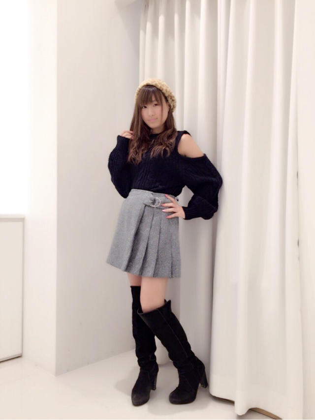 新作♡肩あきニット♡ひなこ