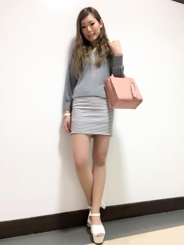 ネックレス付きシンプルVネックTOPS♡みゆう