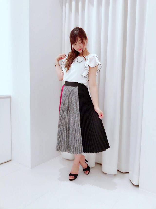 フリルスリーブで愛らしく♡なつみ
