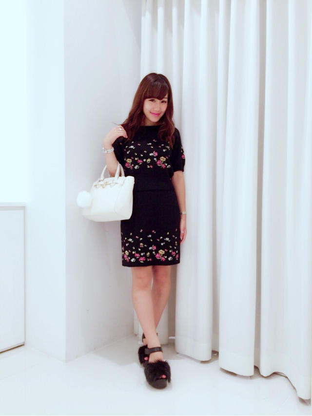 フラワー刺繍入り♡ニットセットアップ♡ひなこ